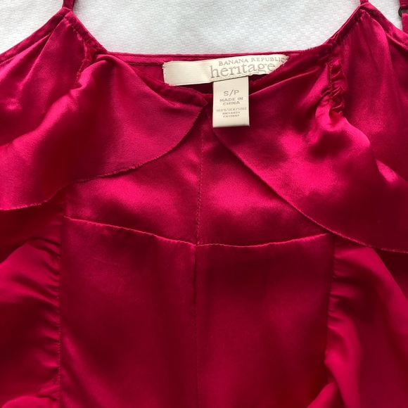 ❤️ Banana Republic Heritage collection silk satin party top with ruffles. - Picture 3 of 7